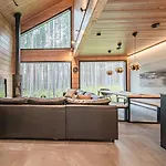 Tieva B Ski-in Ski-out With Private Hot Tub By Aavalevi Levi