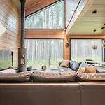 Tieva B Ski-in Ski-out With Private Hot Tub By Aavalevi * ليفي